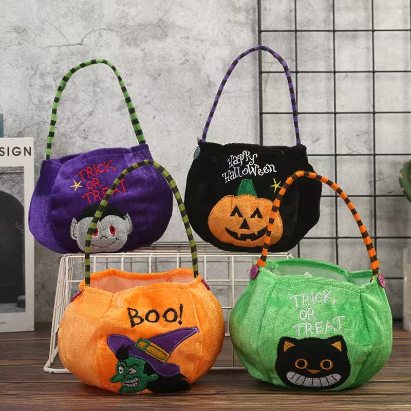 Halloween-themed cartoon cute velvet tote bag